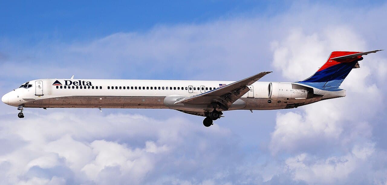 McDonnell Douglas MD-90